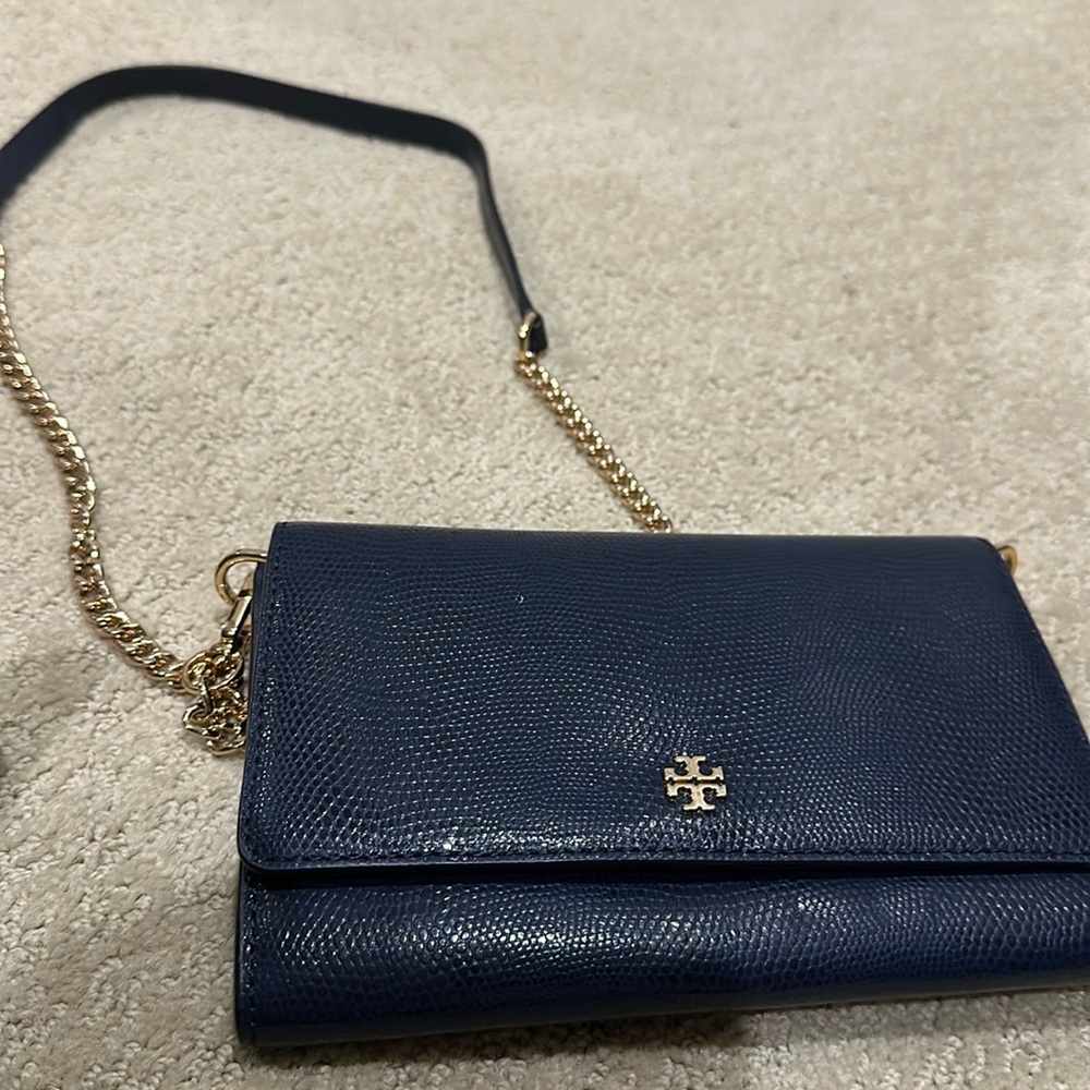 Tory Burch -Emerson Embossed Lizard
Chain Wallet